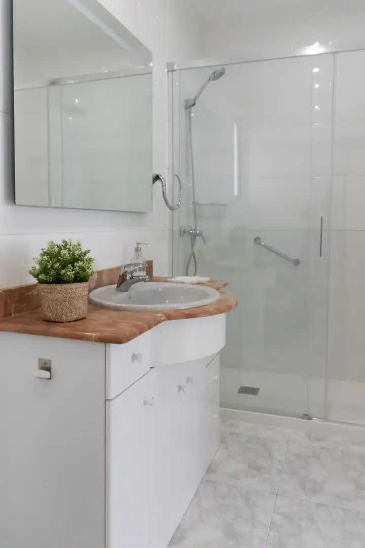 Baño de Piso de alquiler en Vila-real con Aire acondicionado y Amueblado