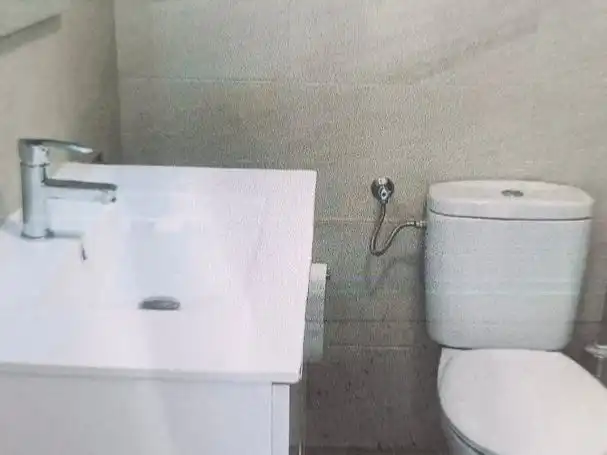 Flat for rent in Carrer de Baldomer Solà, 190, Gorg Bathroom of Flat for rent in Badalona with Air Conditioner, Heating and Parquet flooring