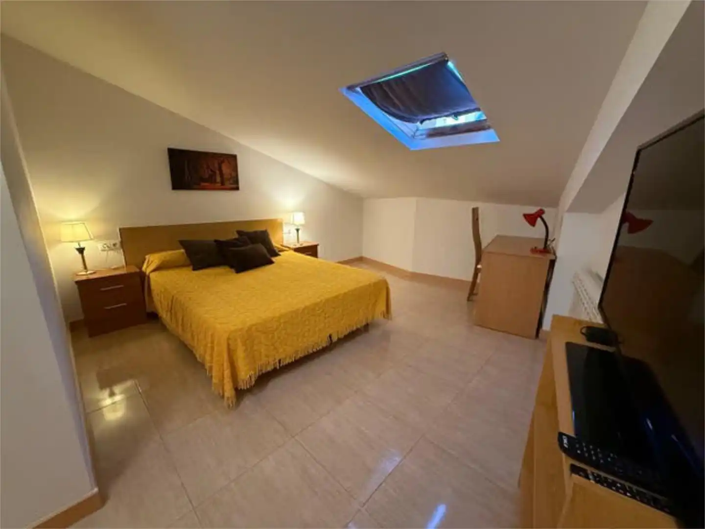 Dormitori de Apartament de lloguer en La Bañeza  amb Calefacció i Moblat