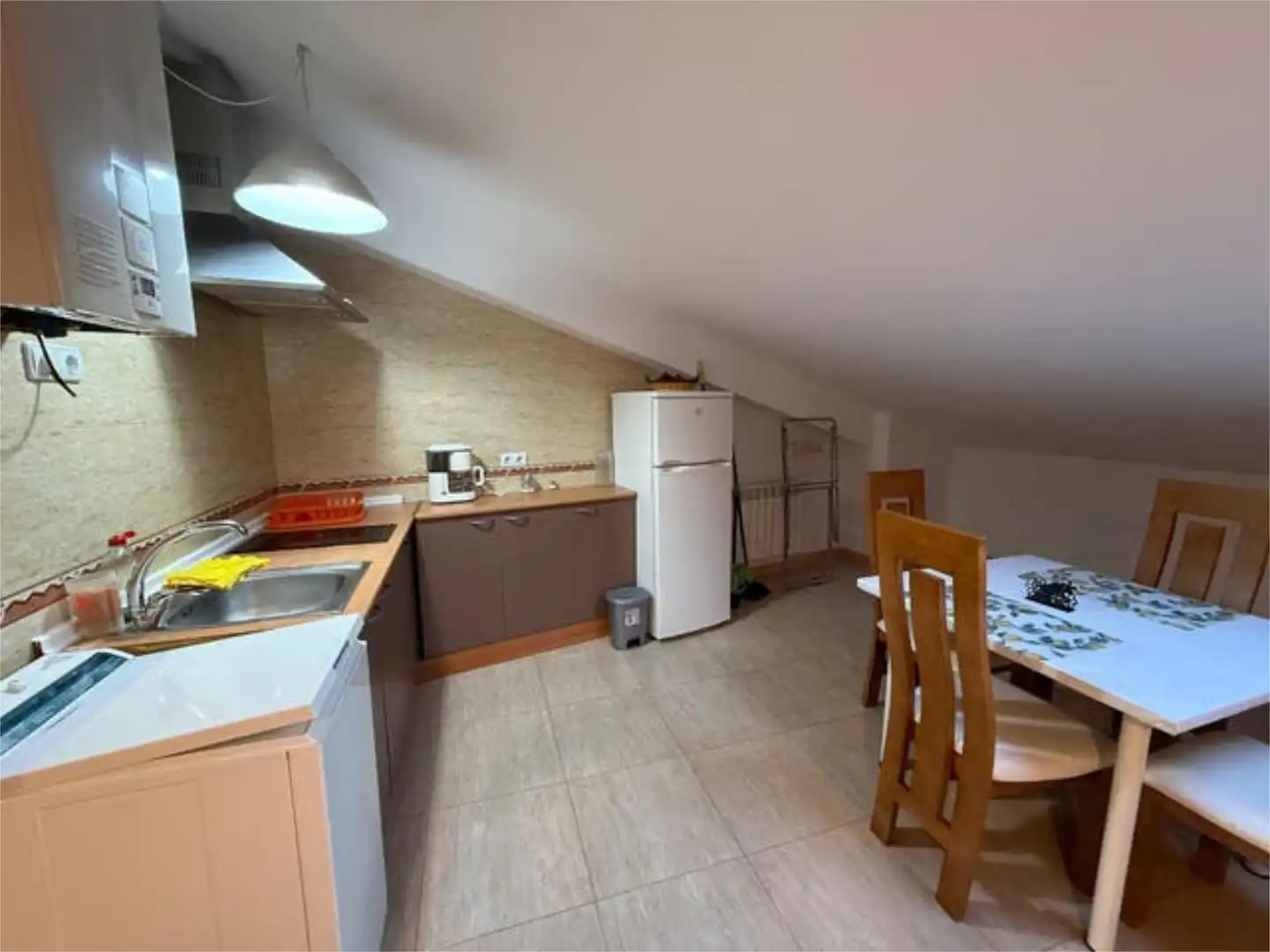 Cuina de Apartament de lloguer en La Bañeza  amb Calefacció i Moblat