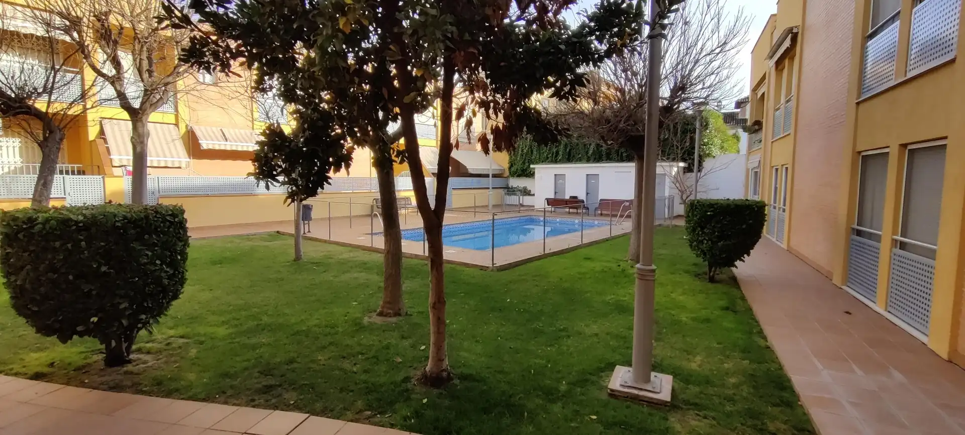 Piscina de Piso de alquiler en Gójar con Calefacción, Jardín privado y Parquet