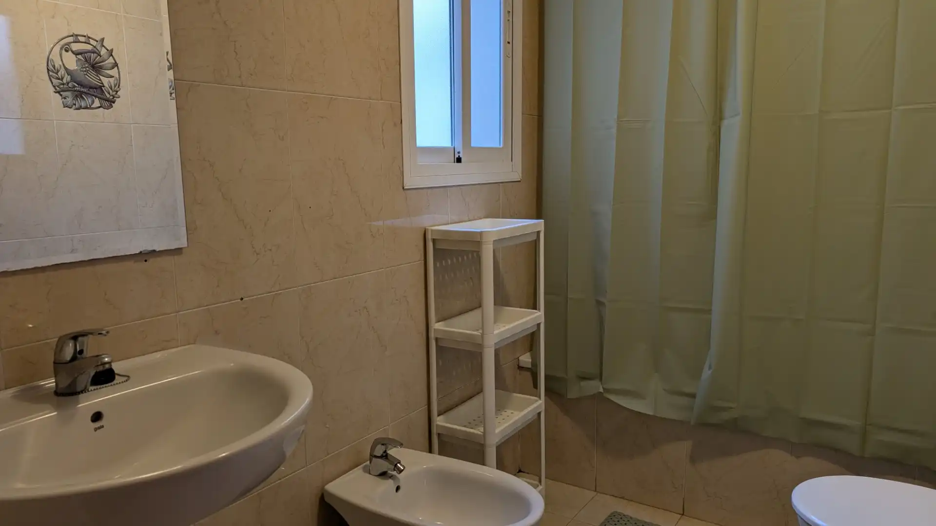 Baño de Piso de alquiler en Gójar con Calefacción, Jardín privado y Parquet