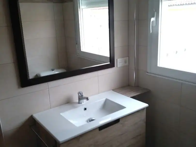 Bathroom of Flat for rent in Santiago de Compostela   with Heating, Terrace and Furnished