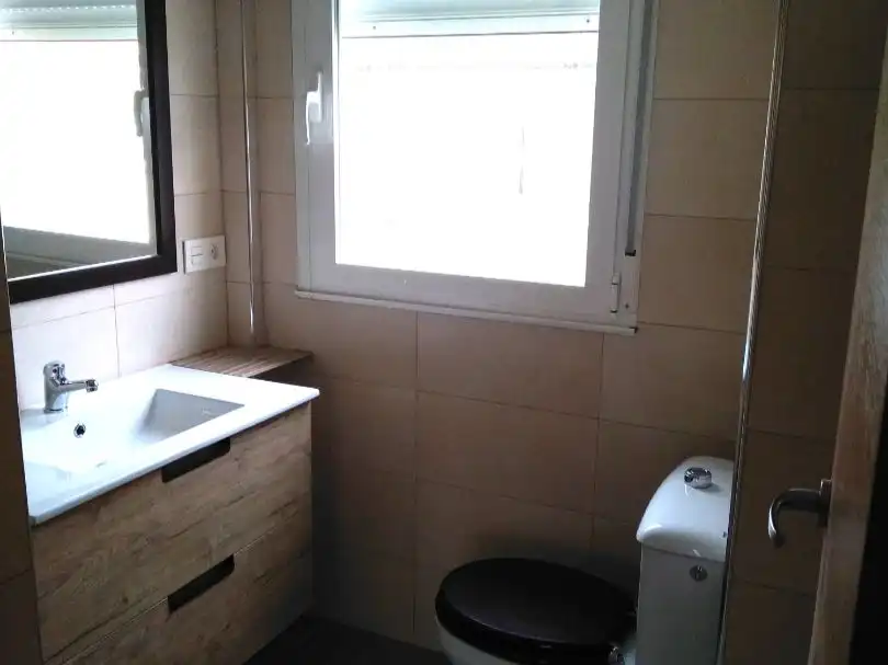 Bathroom of Flat for rent in Santiago de Compostela   with Heating, Terrace and Furnished
