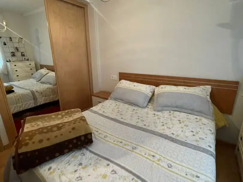 Bedroom of Flat for rent in Santiago de Compostela   with Heating, Terrace and Furnished