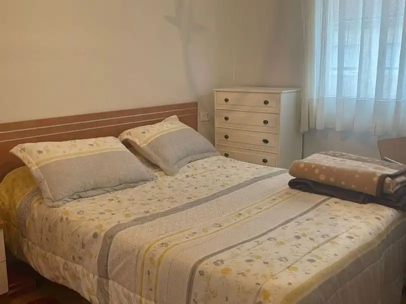 Bedroom of Flat for rent in Santiago de Compostela   with Heating, Terrace and Furnished