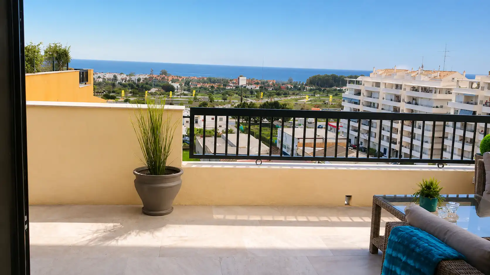Àtic en venda a Poligono Urpsp9, 4m, San Pedro de Alcántara Terrassa de Àtic en venda en Marbella amb Aire condicionat, Terrassa i Piscina