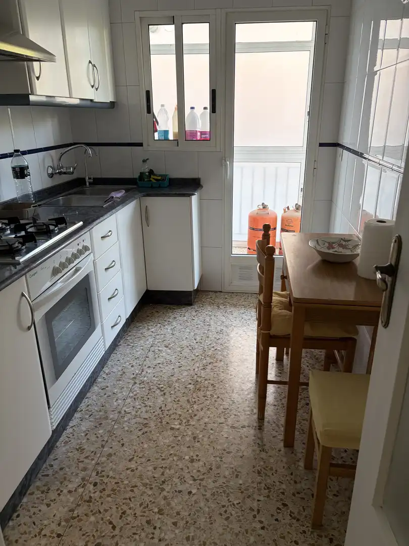 Flat for rent in Plaza Triangular, 14, Santa María de Gracia Kitchen of Flat for rent in Murcia with Air Conditioner, Furnished and Balcony