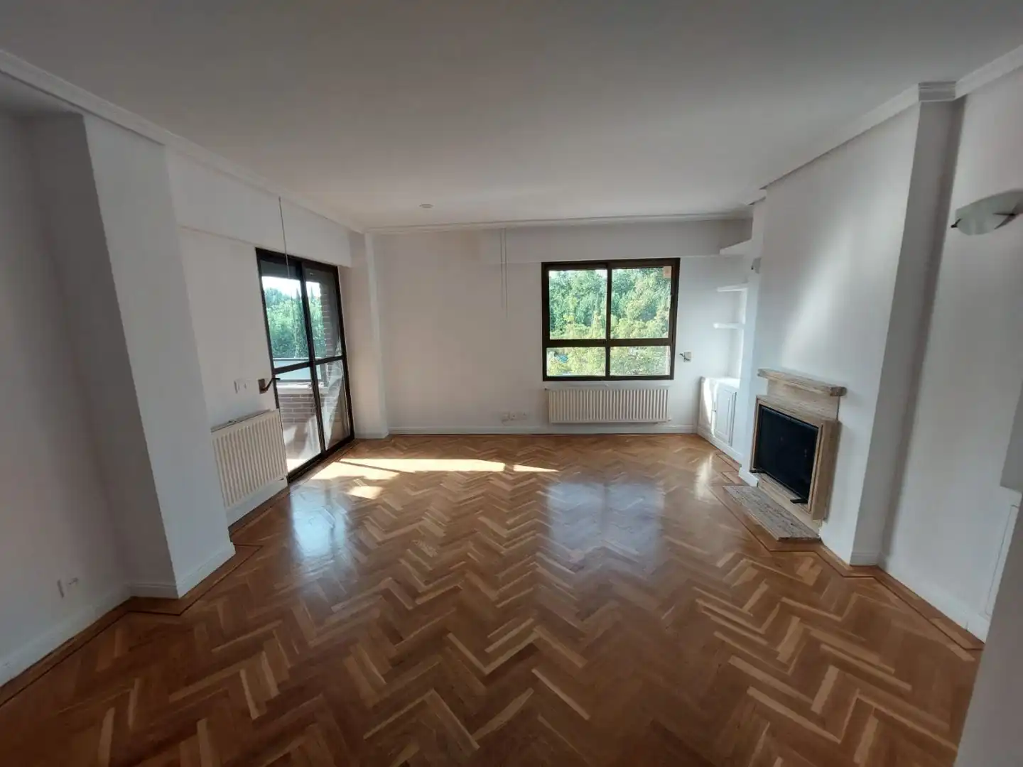 Sala de estar de Piso de alquiler en Pozuelo de Alarcón con Terraza y Piscina