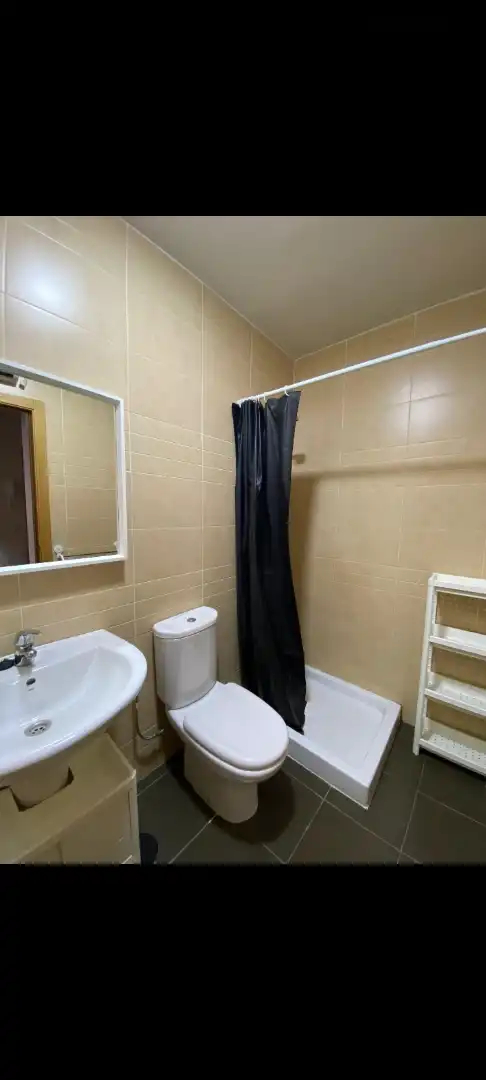 Badezimmer von Wohnung zur Miete in Herencia mit Klimaanlage, Heizung und Parkett