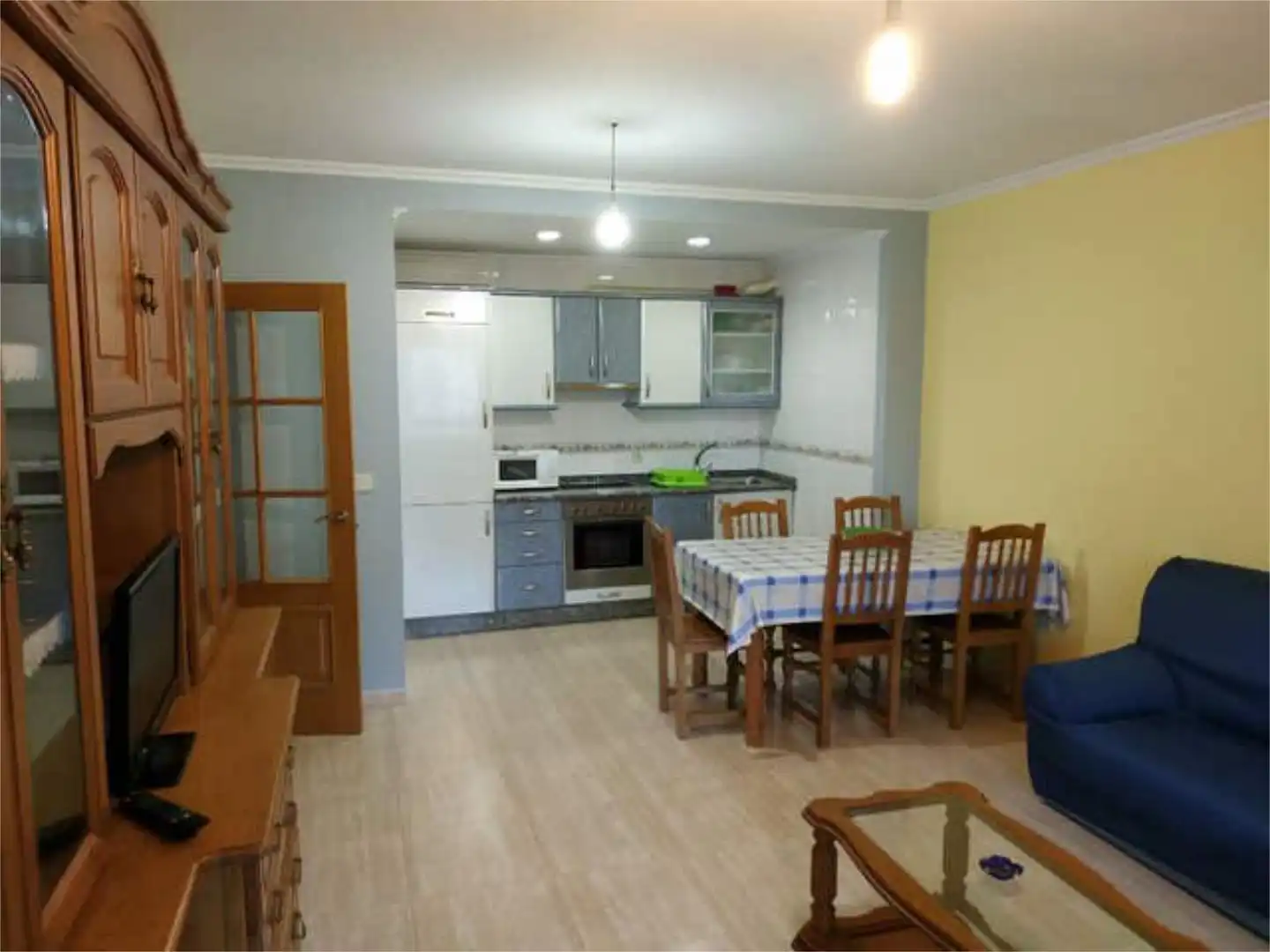 Cuina de Apartament de lloguer en Ribadeo amb Calefacció i Moblat