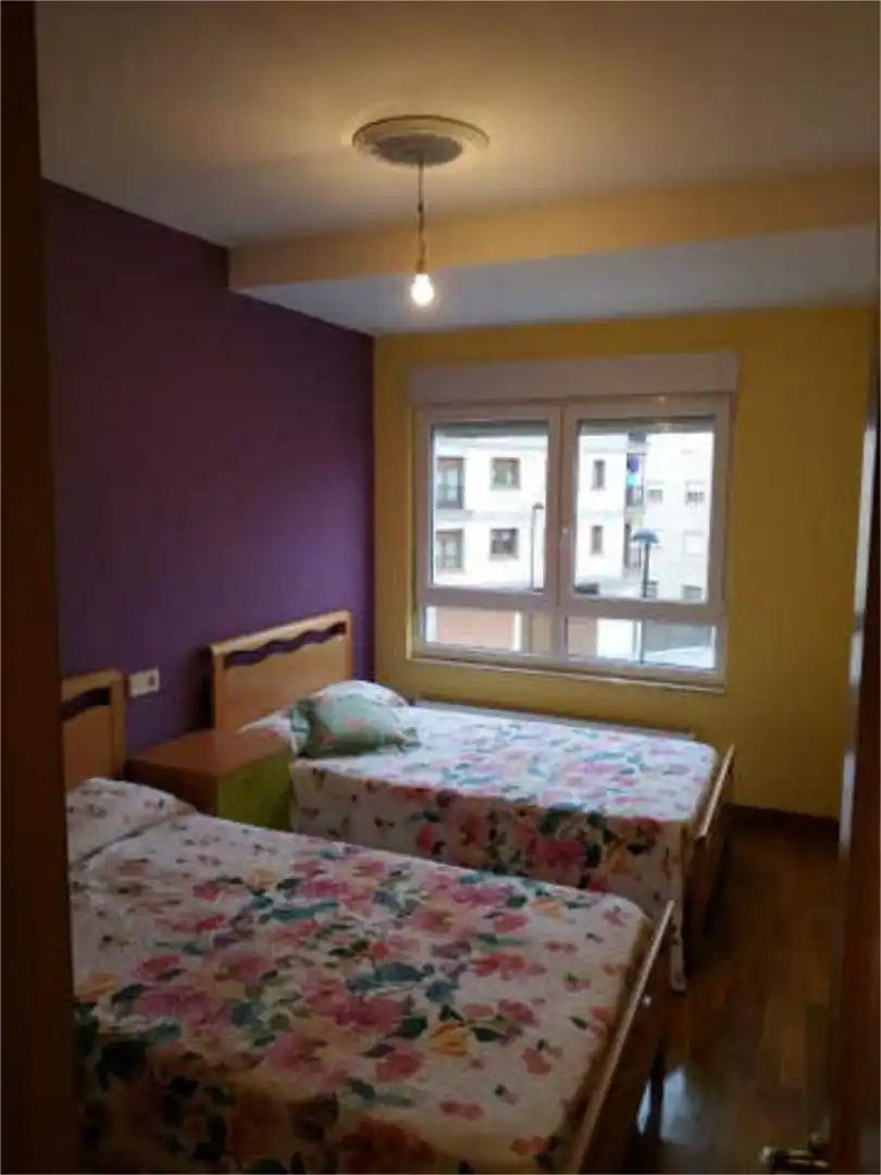 Dormitori de Apartament de lloguer en Ribadeo amb Calefacció i Moblat