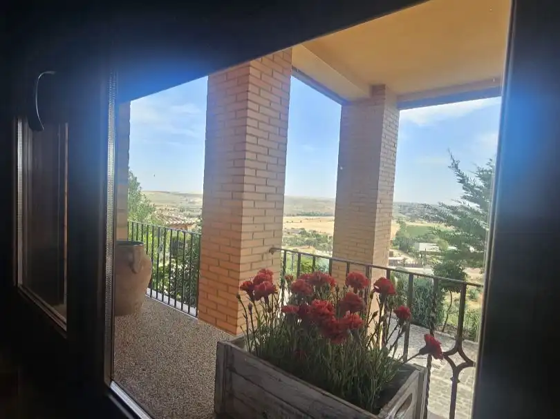 Flat for rent in Los Cigarrales-La Bastida Balcony of Flat for rent in Toledo with Air Conditioner, Heating and Private garden