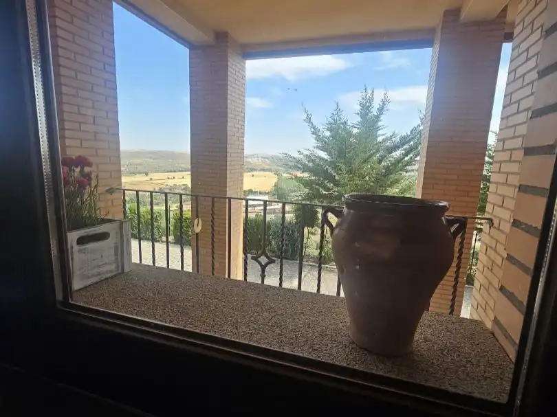 Flat for rent in Los Cigarrales-La Bastida Balcony of Flat for rent in Toledo with Air Conditioner, Heating and Private garden