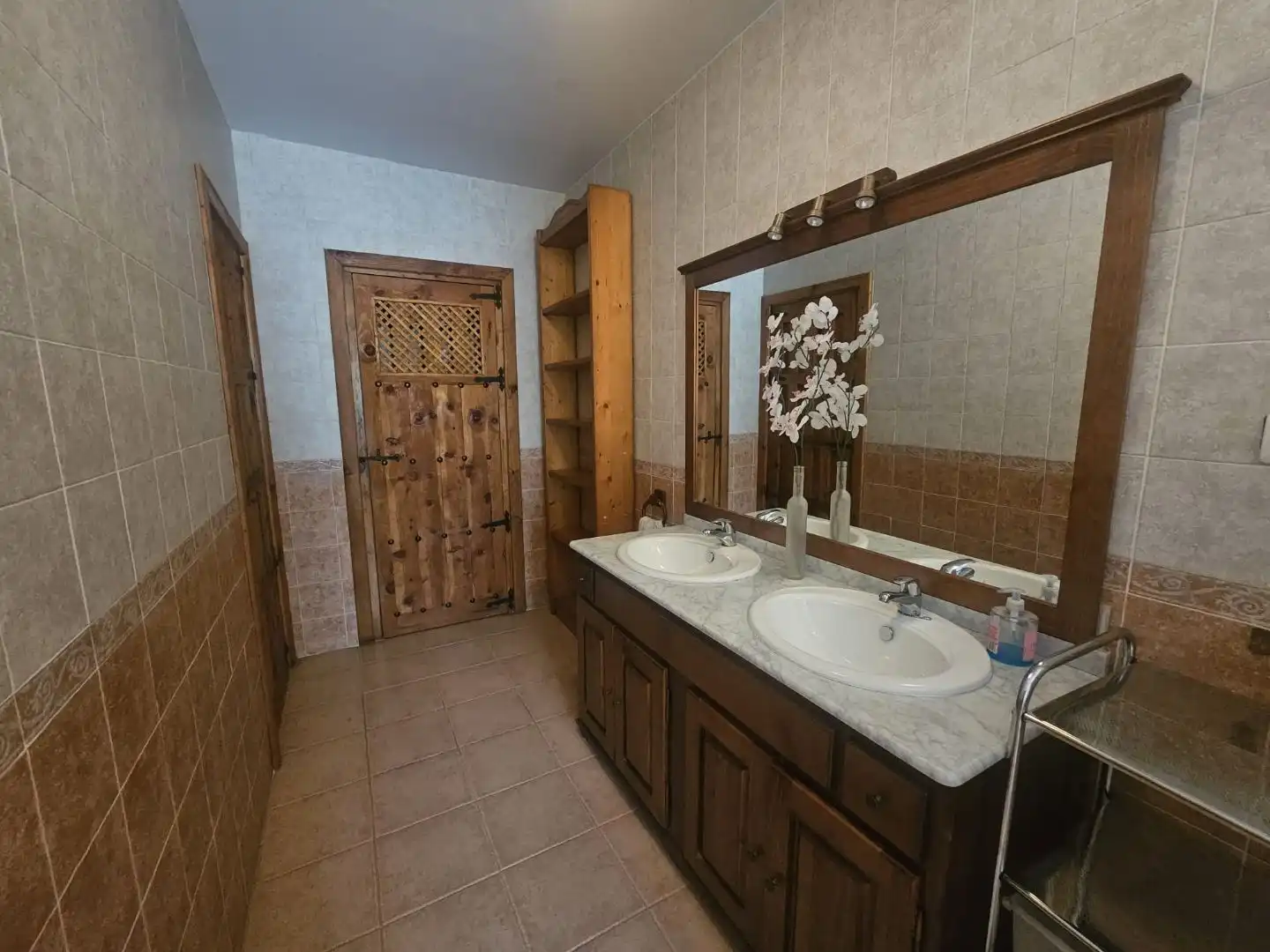 Flat for rent in Los Cigarrales-La Bastida Bathroom of Flat for rent in Toledo with Air Conditioner, Heating and Private garden