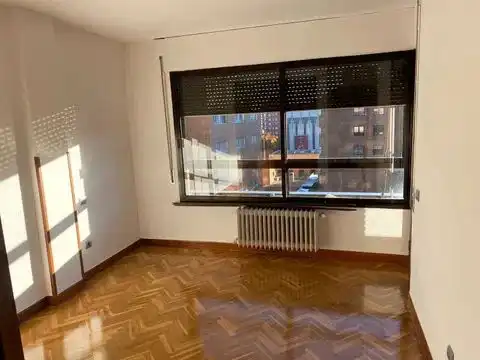 Piso de alquiler en Calle Estadio, 3, Plaza de Toros Habitación de Piso de alquiler en Valladolid Capital con Terraza, Piscina y Balcón