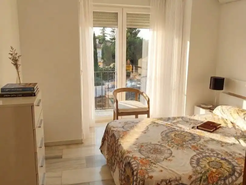 Habitación de Piso de alquiler en Granada con Calefacción, Terraza y Amueblado