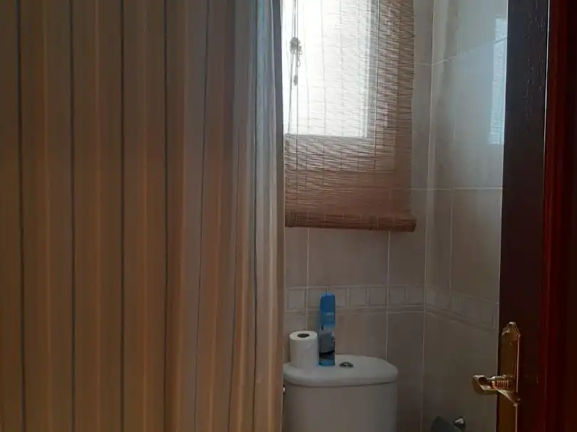 Flat for rent in Carretera de Trassierra, 22, Huerta de la Reina - Trassierra Bathroom of Flat for rent in Córdoba with Air Conditioner and Furnished