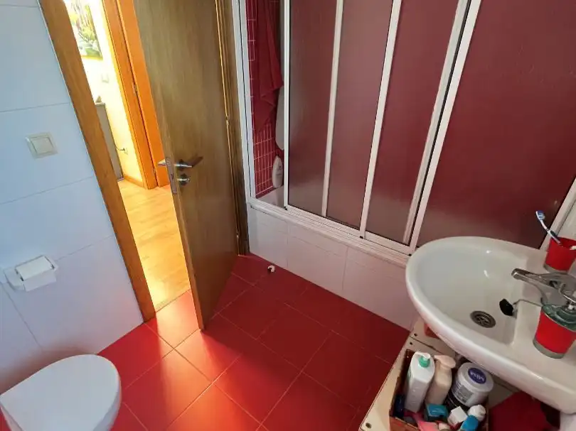 Casa o xalet en venda a Bergondo Bany de Casa o xalet en venda en Bergondo amb Calefacció, Jardí privat i Parquet