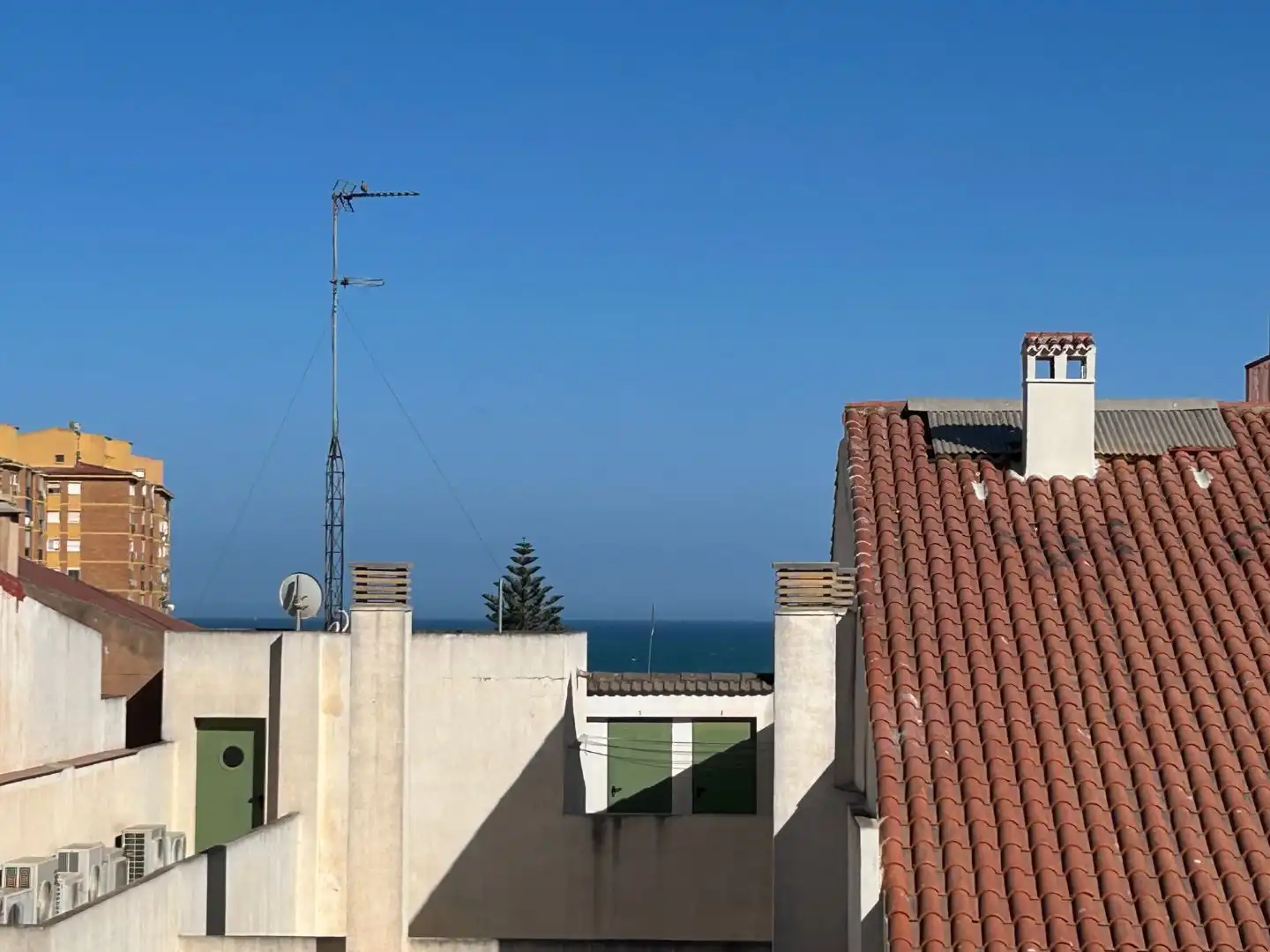Flat for sale in Calle Héroe de Sostoa, 152, La Luz - El Torcal Exterior view of Flat for sale in Málaga with Air Conditioner, Parquet flooring and Terrace