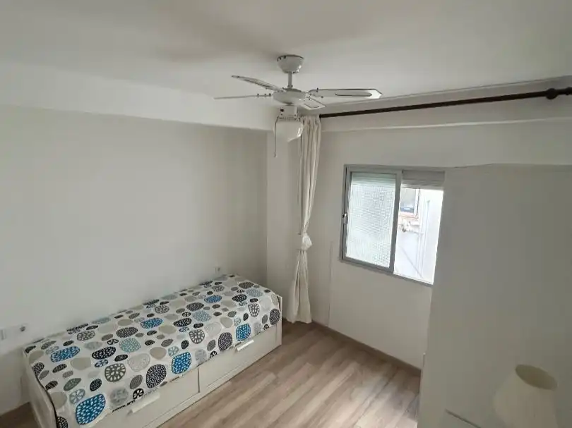 Flat for sale in Calle Héroe de Sostoa, 152, La Luz - El Torcal Bedroom of Flat for sale in Málaga with Air Conditioner, Parquet flooring and Terrace