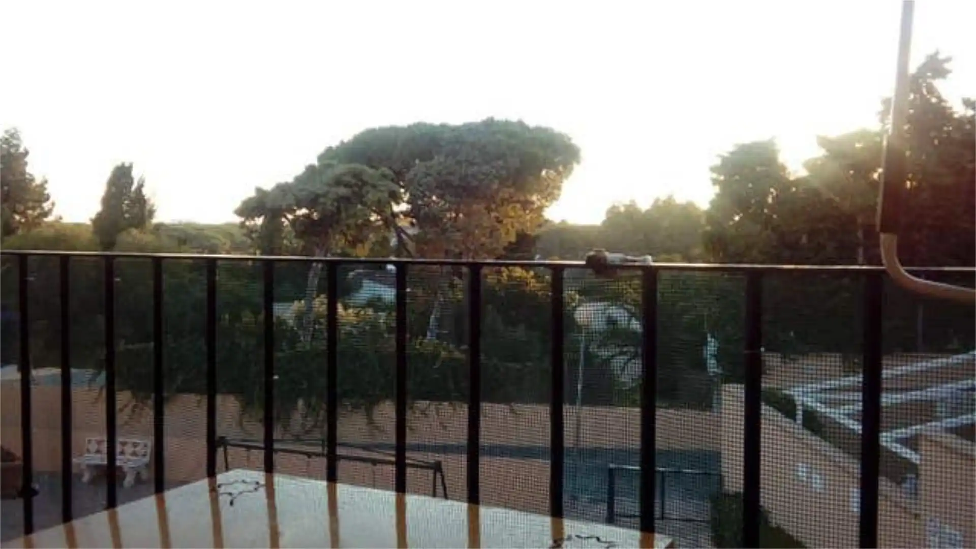 Wohnungen zur Miete in Los Gallos Terrasse von Wohnungen zur Miete in Chiclana de la Frontera mit Privatgarten, Terrasse und Schwimmbad