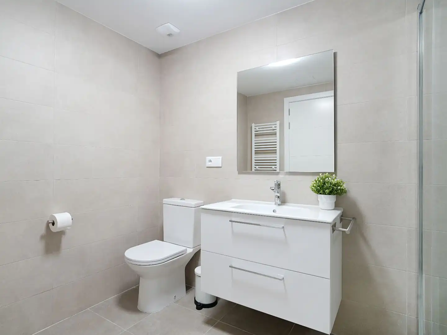 Flat for rent in Rúa Mulatas, 10, Vilagarcía Bathroom of Flat for rent in Vilagarcía de Arousa with Heating, Parquet flooring and Terrace