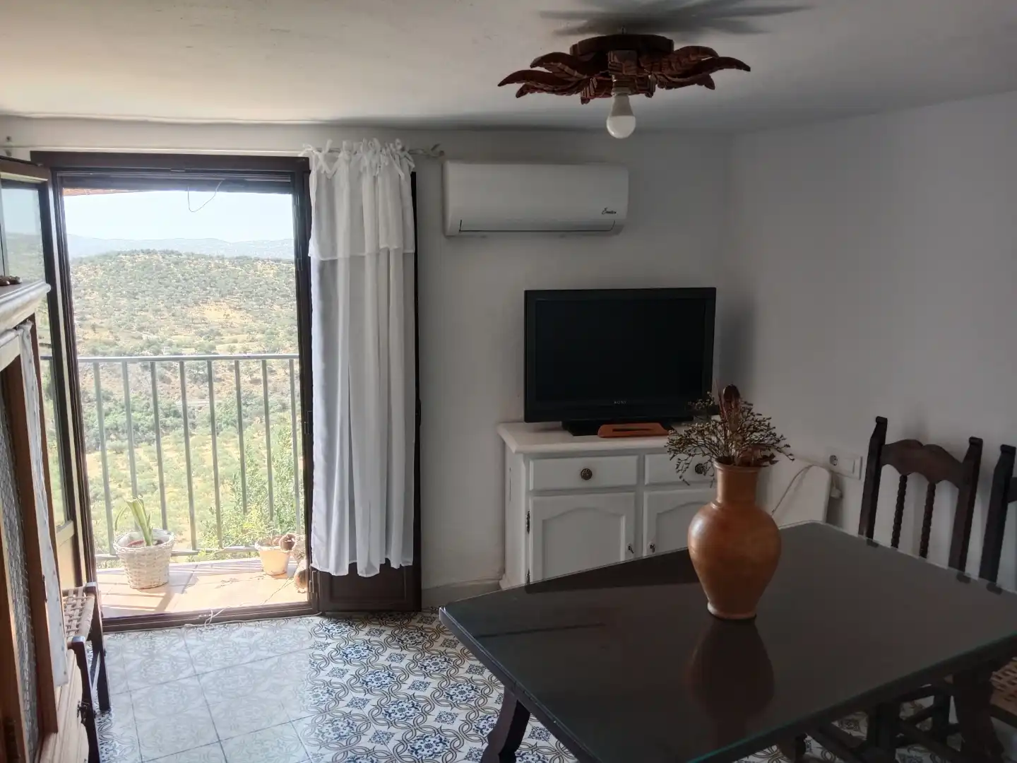 Einfamilien-Reihenhaus zum Verkauf in Calle los Linares, 93, Zufre Wohnzimmer von Einfamilien-Reihenhaus zum Verkauf in Zufre mit Abstellraum, Möbliert und Balkon