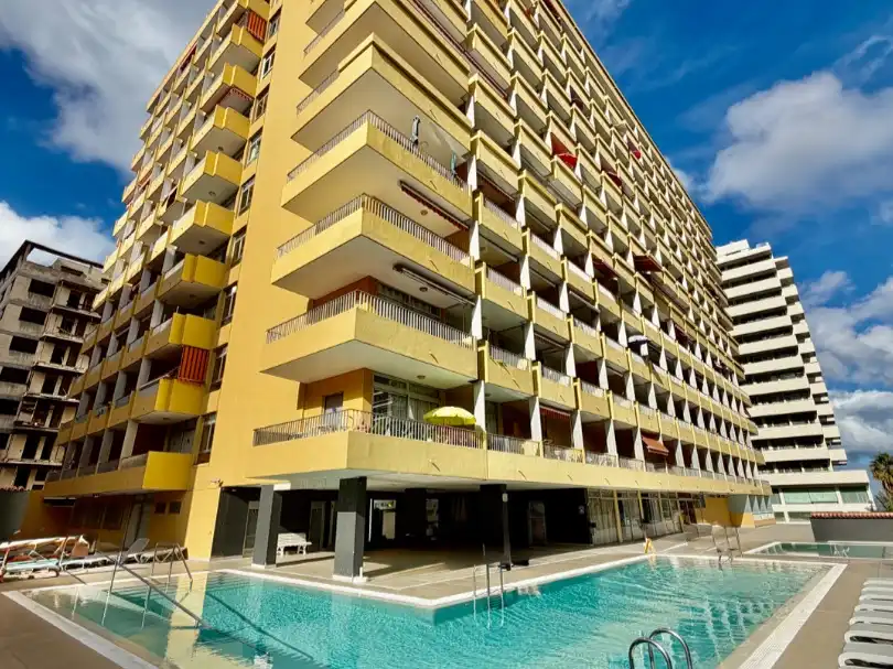 Estudio en venta en Avenida Venezuela, 12, Zona Martiánez Vista exterior de Estudio en venta en Puerto de la Cruz con Terraza, Piscina y Amueblado