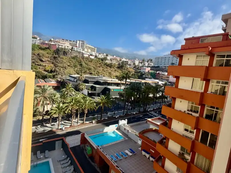 Estudio en venta en Avenida Venezuela, 12, Zona Martiánez Vista exterior de Estudio en venta en Puerto de la Cruz con Terraza, Piscina y Amueblado