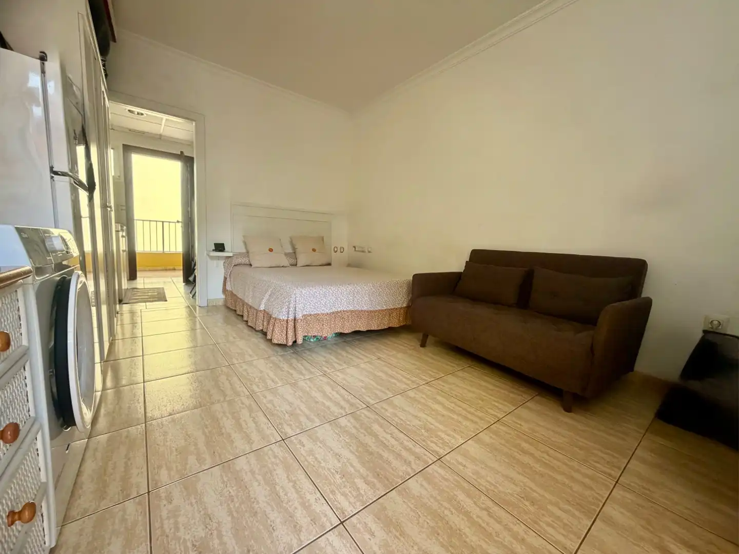 Estudio en venta en Avenida Venezuela, 12, Zona Martiánez Habitación de Estudio en venta en Puerto de la Cruz con Terraza, Piscina y Amueblado