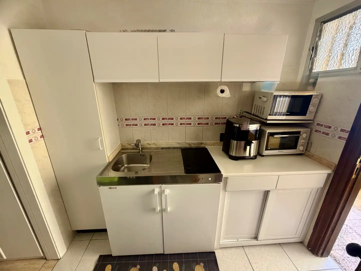 Estudio en venta en Avenida Venezuela, 12, Zona Martiánez Cocina de Estudio en venta en Puerto de la Cruz con Terraza, Piscina y Amueblado