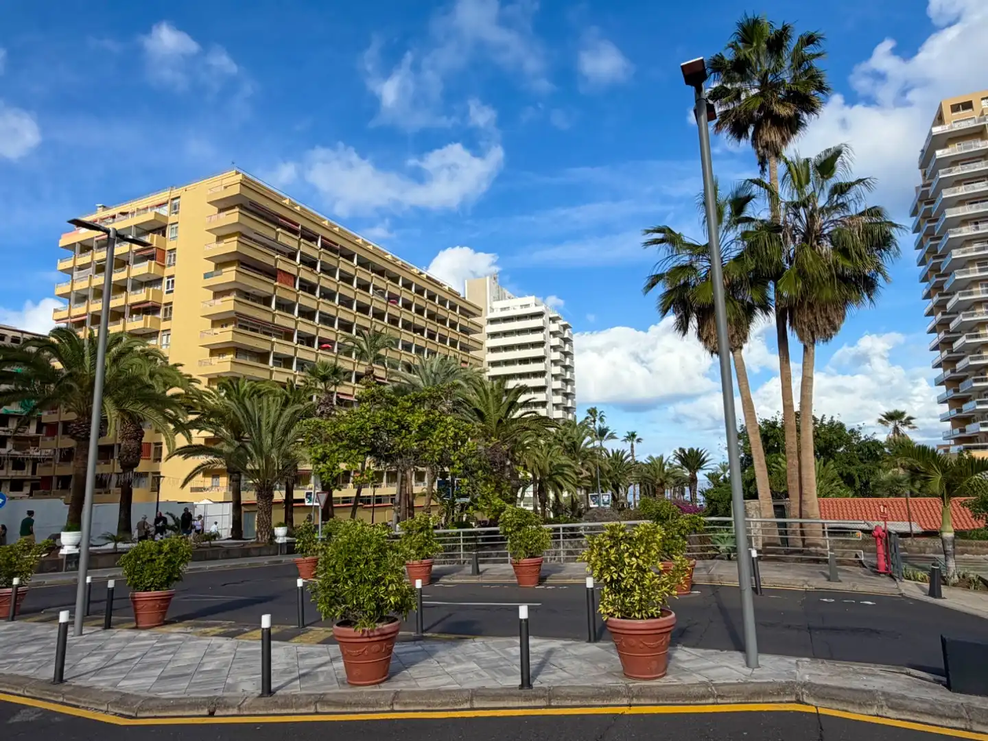 Estudio en venta en Avenida Venezuela, 12, Zona Martiánez Vista exterior de Estudio en venta en Puerto de la Cruz con Terraza, Piscina y Amueblado
