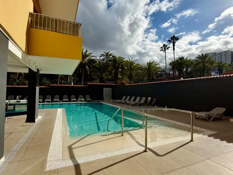 Estudio en venta en Avenida Venezuela, 12, Zona Martiánez Piscina de Estudio en venta en Puerto de la Cruz con Terraza, Piscina y Amueblado