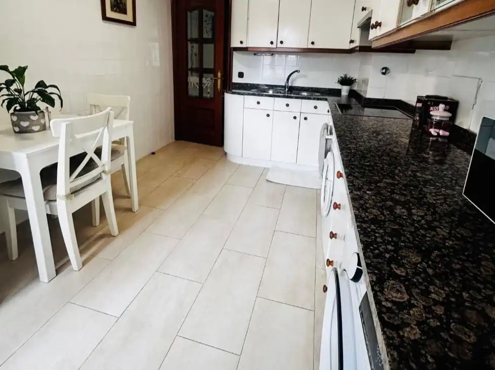 Kitchen of Flat for sale in Laudio / Llodio  with Balcony