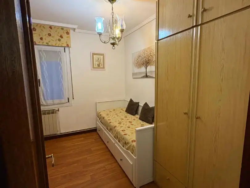Bedroom of Flat for sale in Laudio / Llodio  with Balcony