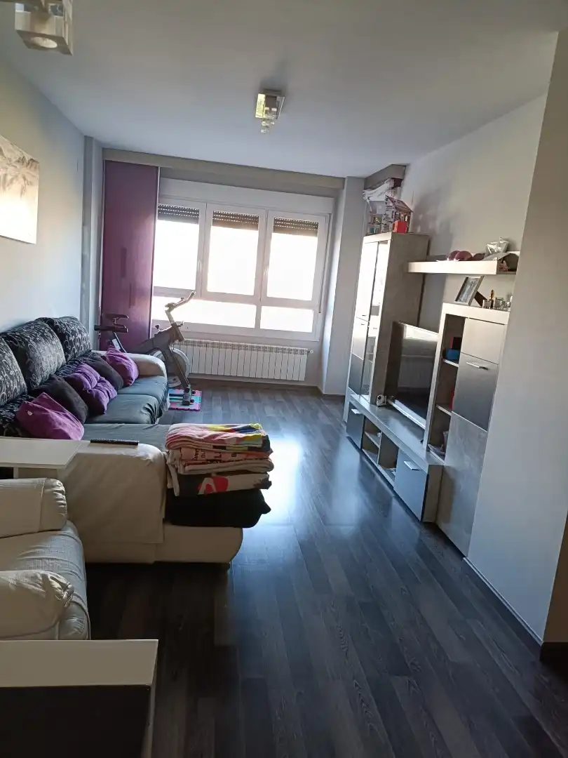 Piso en venta en Calle Nuestra Señora de Cubas, 42, San Antonio Abad Sala de estar de Piso en venta en Albacete Capital con Aire acondicionado, Terraza y Balcón