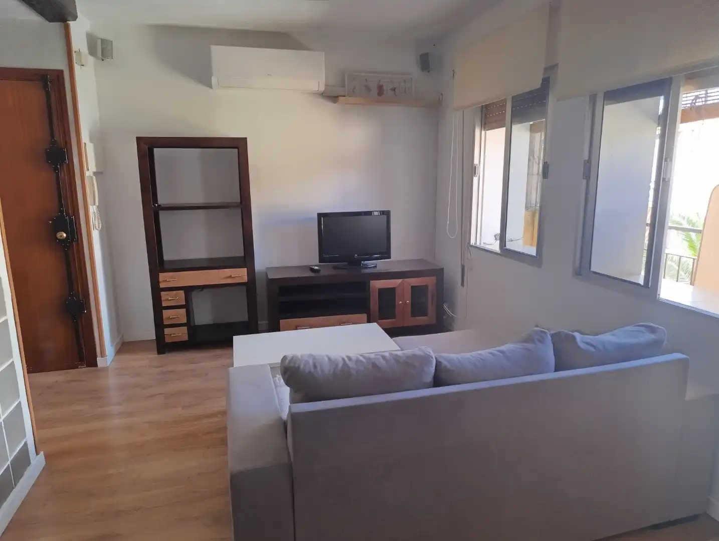 Flat for rent in Calle Reina Mercedes, 5, Sagunto - Edisol Living room of Flat for rent in Córdoba with Air Conditioner, Heating and Parquet flooring