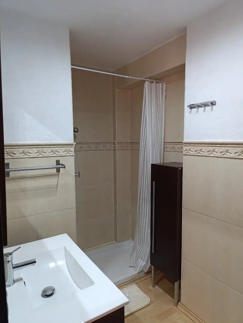 Flat for rent in Calle Reina Mercedes, 5, Sagunto - Edisol Bathroom of Flat for rent in Córdoba with Air Conditioner, Heating and Parquet flooring