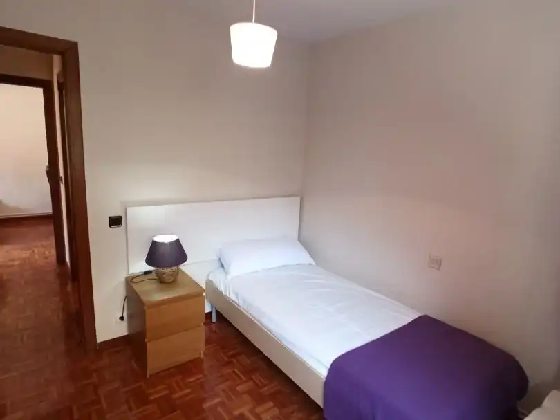 Flat for rent in Calle Fernando Alonso Díaz, 9, Oviedo Bedroom of Flat for rent in Oviedo