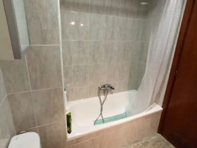 Flat for rent in Calle Fernando Alonso Díaz, 9, Oviedo Bathroom of Flat for rent in Oviedo