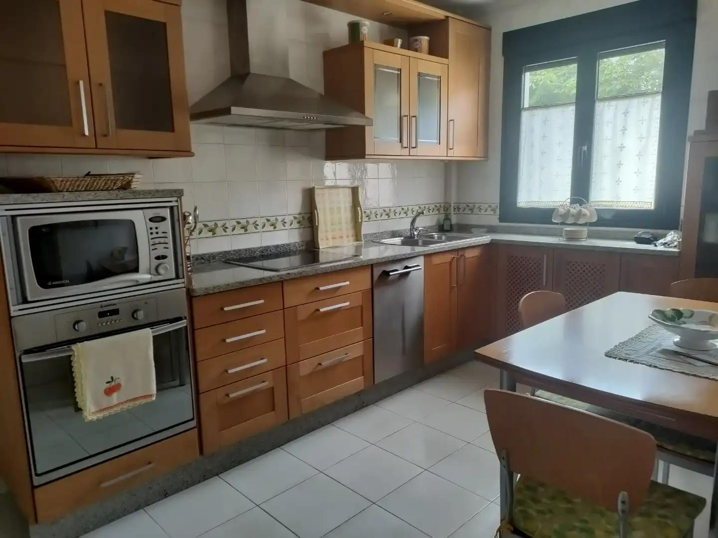 Detached homes for rent in Rúa Pintor Fierros, Ribadeo Kitchen of Detached homes for rent in Ribadeo with Heating, Private garden and Parquet flooring