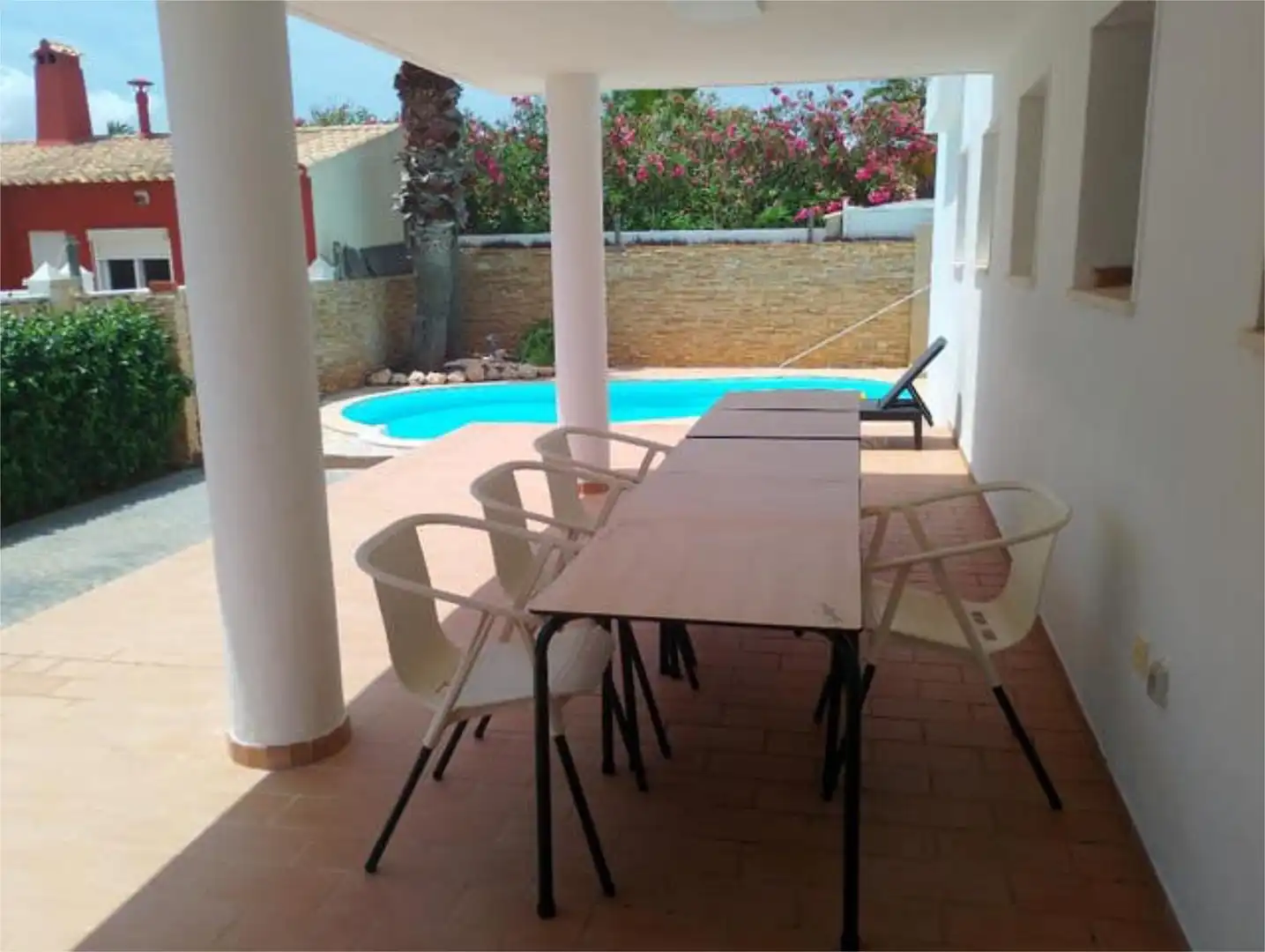 Einfamilien-Reihenhaus zum Verkauf in Playa del Galán Terrasse von Einfamilien-Reihenhaus zum Verkauf in La Manga del Mar Menor mit Terrasse und Schwimmbad