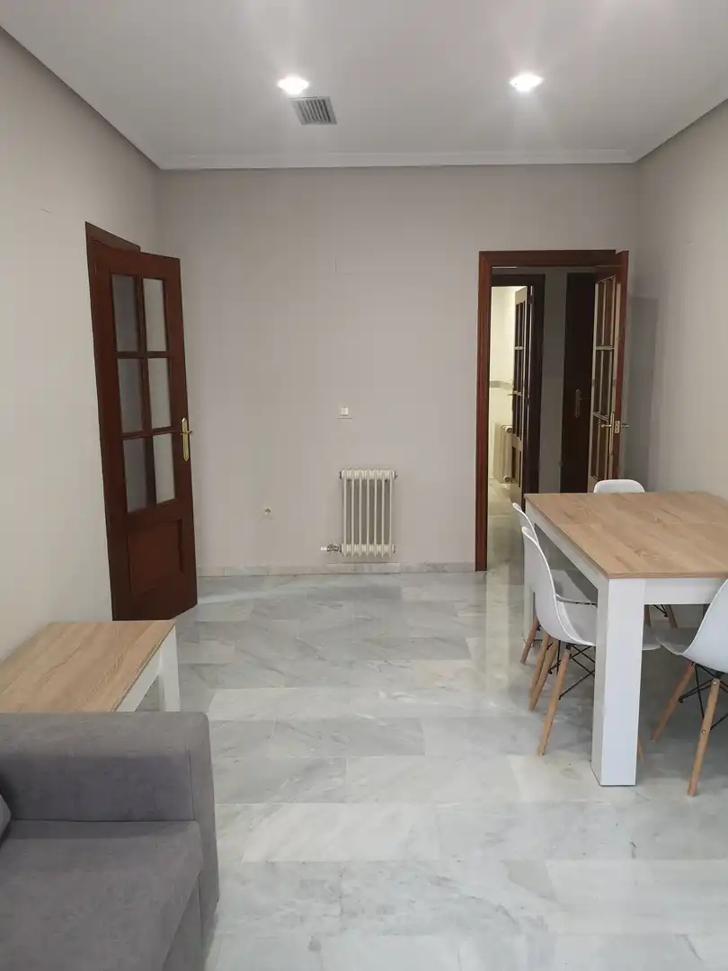 Wohnung zur Miete in Calle Doctor Eduardo García-Triviño López, 3, Renfe - Bulevar 1ª y 2ª Fase