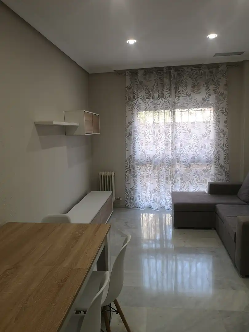 Wohnung zur Miete in Calle Doctor Eduardo García-Triviño López, 3, Renfe - Bulevar 1ª y 2ª Fase