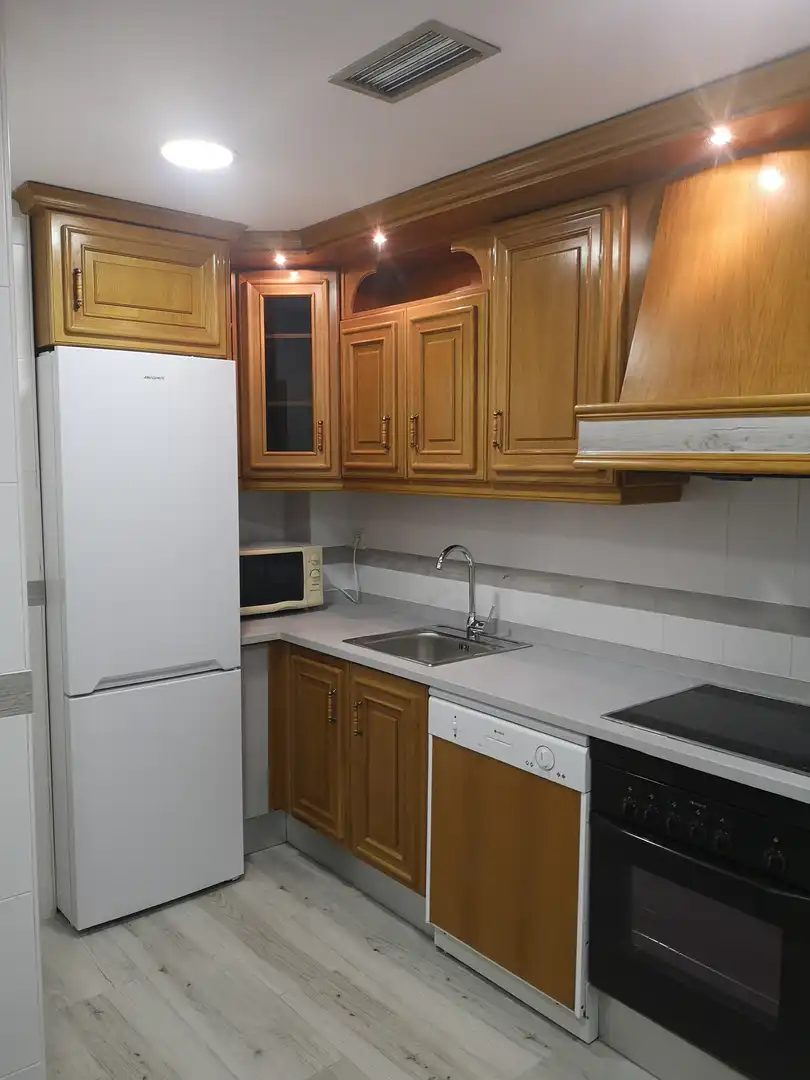 Wohnung zur Miete in Calle Doctor Eduardo García-Triviño López, 3, Renfe - Bulevar 1ª y 2ª Fase