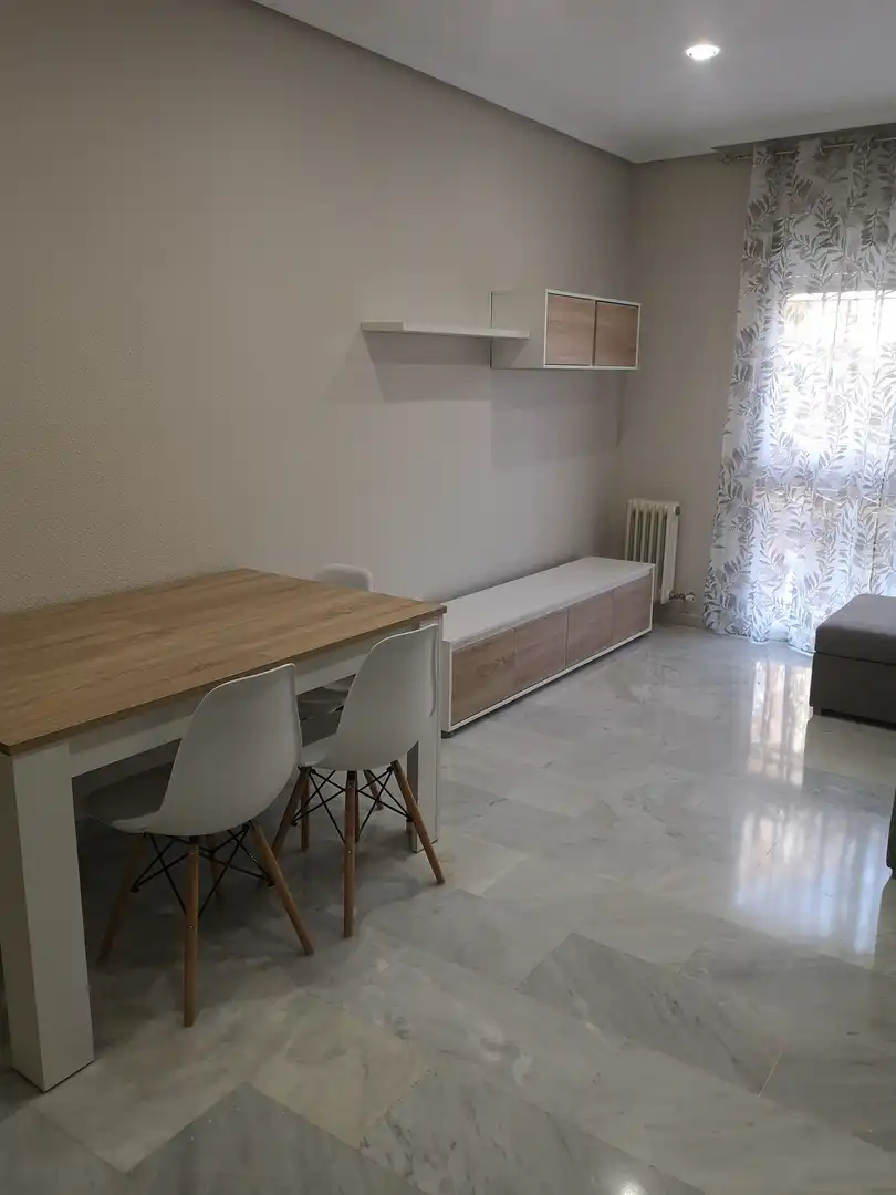 Wohnung zur Miete in Calle Doctor Eduardo García-Triviño López, 3, Renfe - Bulevar 1ª y 2ª Fase