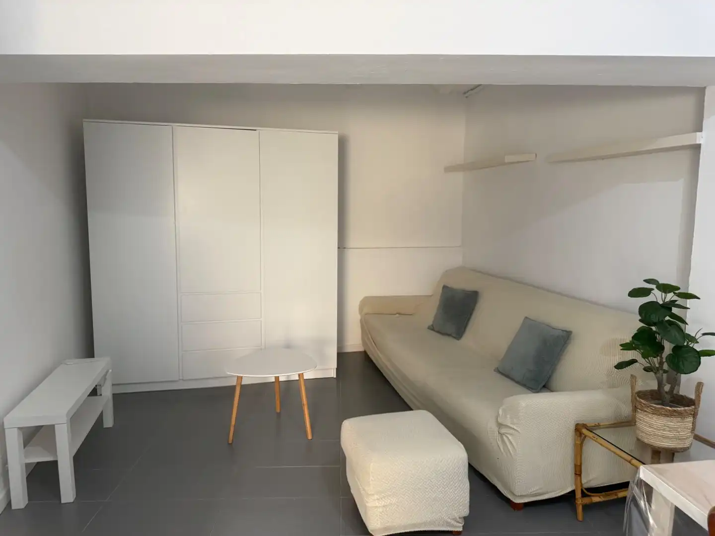 Room in Carrer Mas Feliu, 9, Canet de Mar Room in Carrer Mas Feliu, 9, Canet de Mar