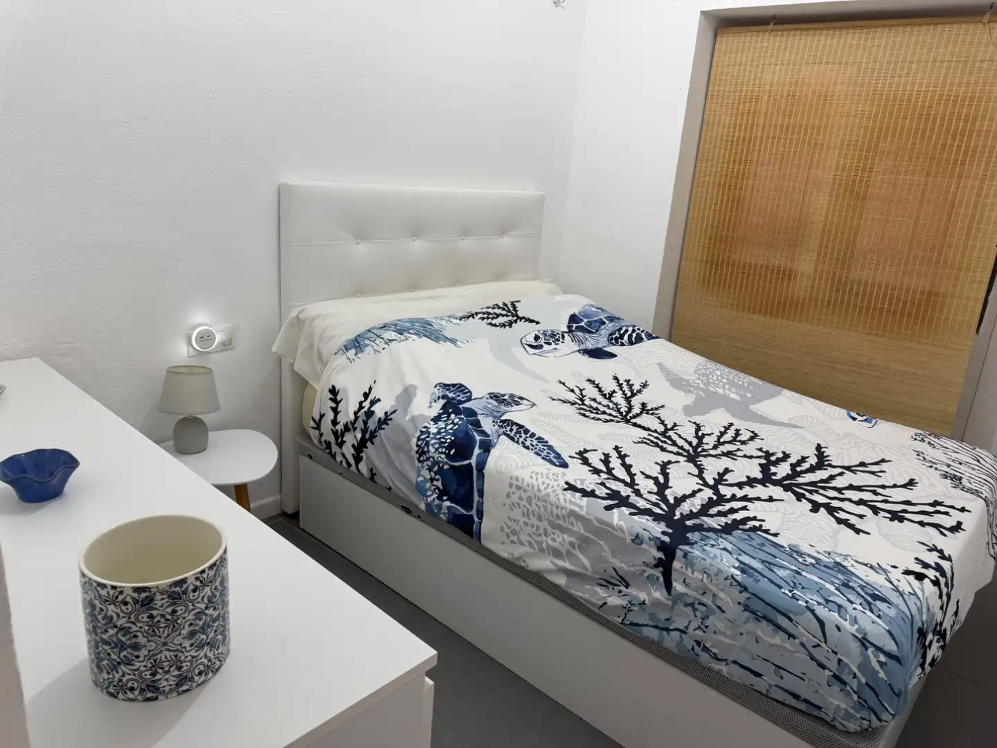 Room in Carrer Mas Feliu, 9, Canet de Mar Room in Carrer Mas Feliu, 9, Canet de Mar