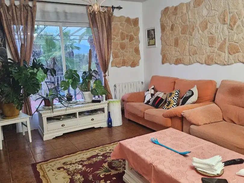Wohnung zum Verkauf in Cuesta de las Mesas, 307, San Román de los Montes Wohnzimmer von Wohnung zum Verkauf in San Román de los Montes mit Klimaanlage, Heizung und Privatgarten